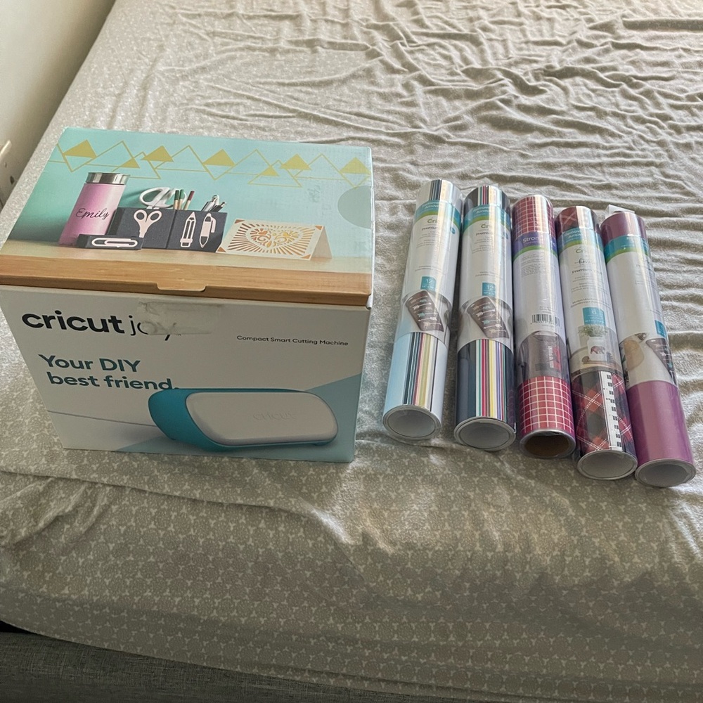 Cricut Vinyl Roll Set with Assorted Colors